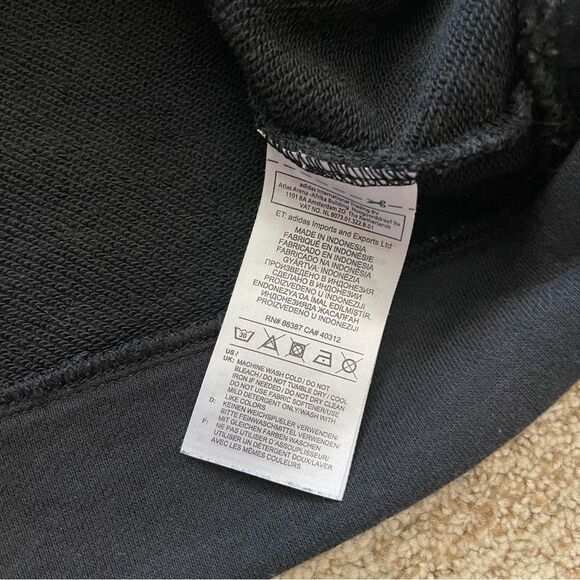 🚨 3 for $25 - ADIDAS Badge Of Sport Crop Hoodie - Picture 8 of 11